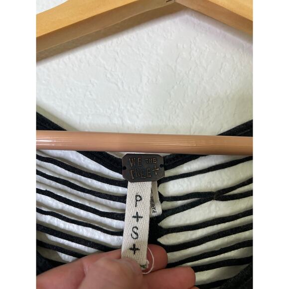 We The Free Acid Wash Plunge Cut Neckline Size Small - Picture 3 of 3